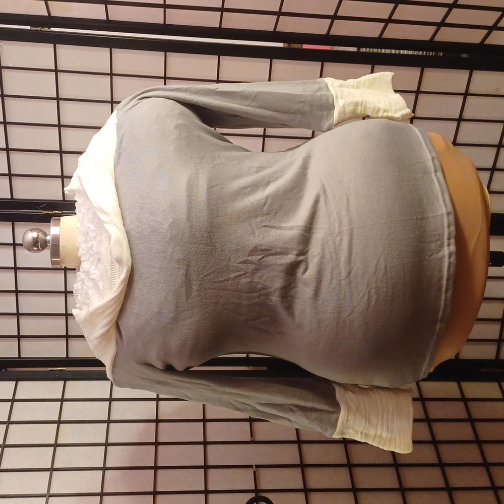Women's Grey & Cream Sweater Top